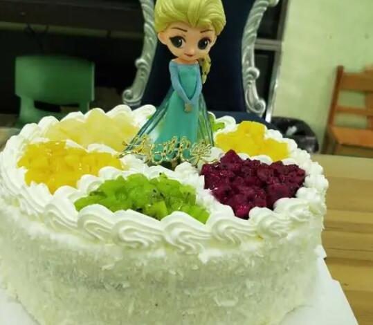 蛋糕的简单作法是怎样的？蛋糕店加盟商为你讲解！